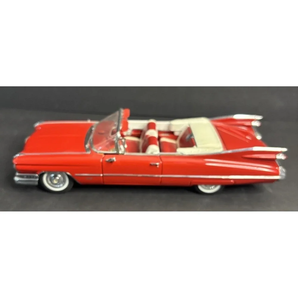 Danbury Mint 1959 Cadillac Series 62 Convertible Red Diecast 1/24 in Box